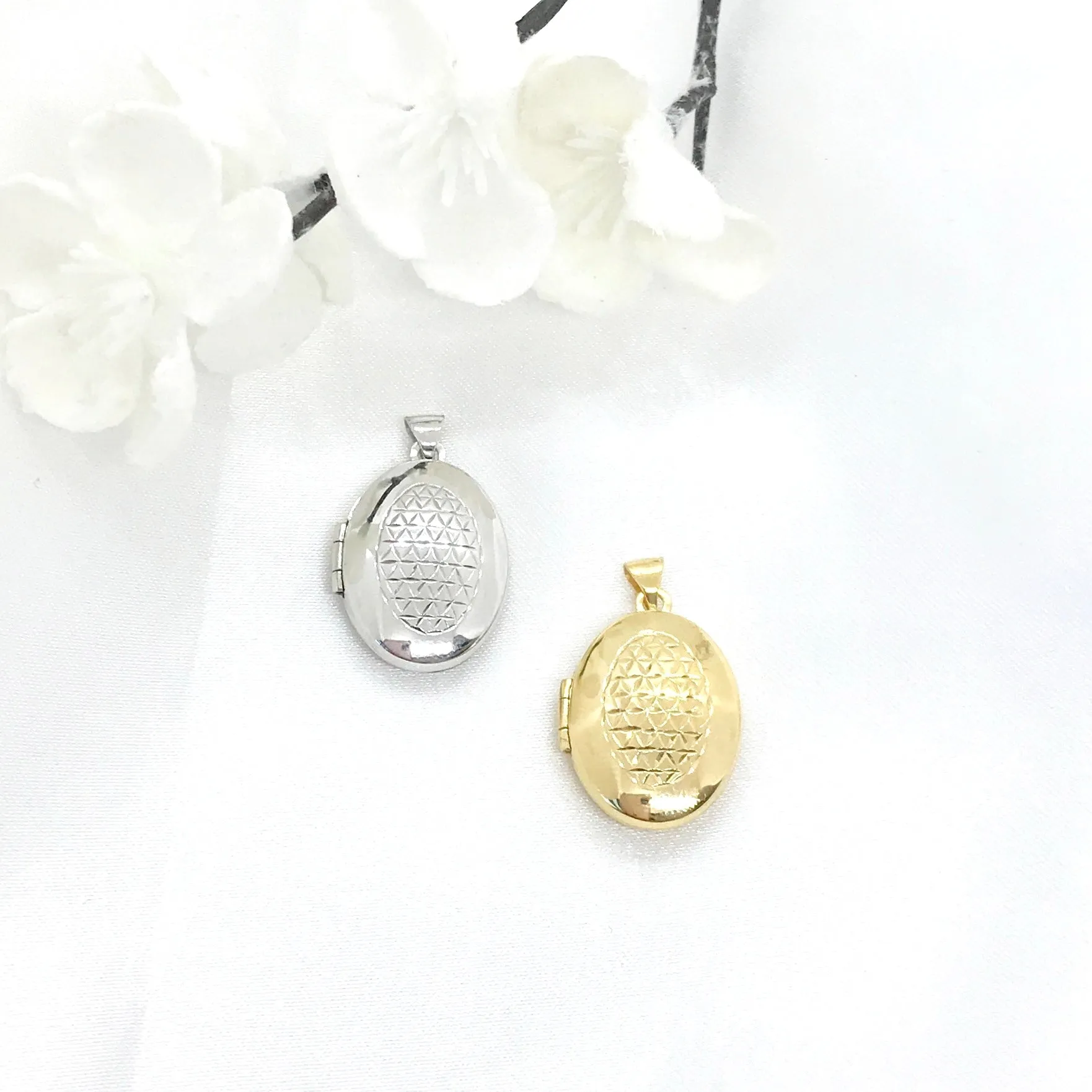 10k Gold Fancy Oval Locket