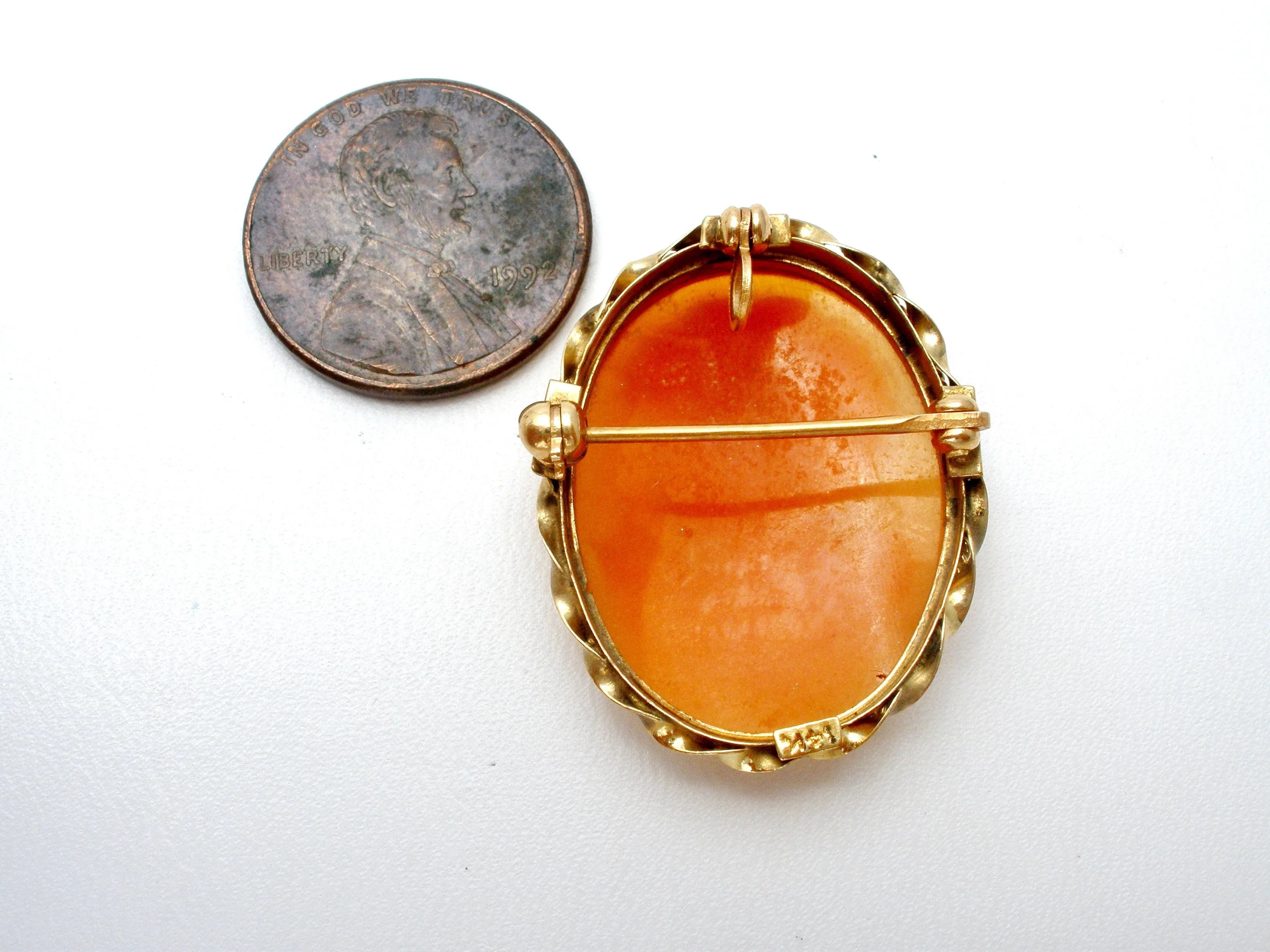 14K Gold Carved Shell Cameo Vintage Pendant Brooch