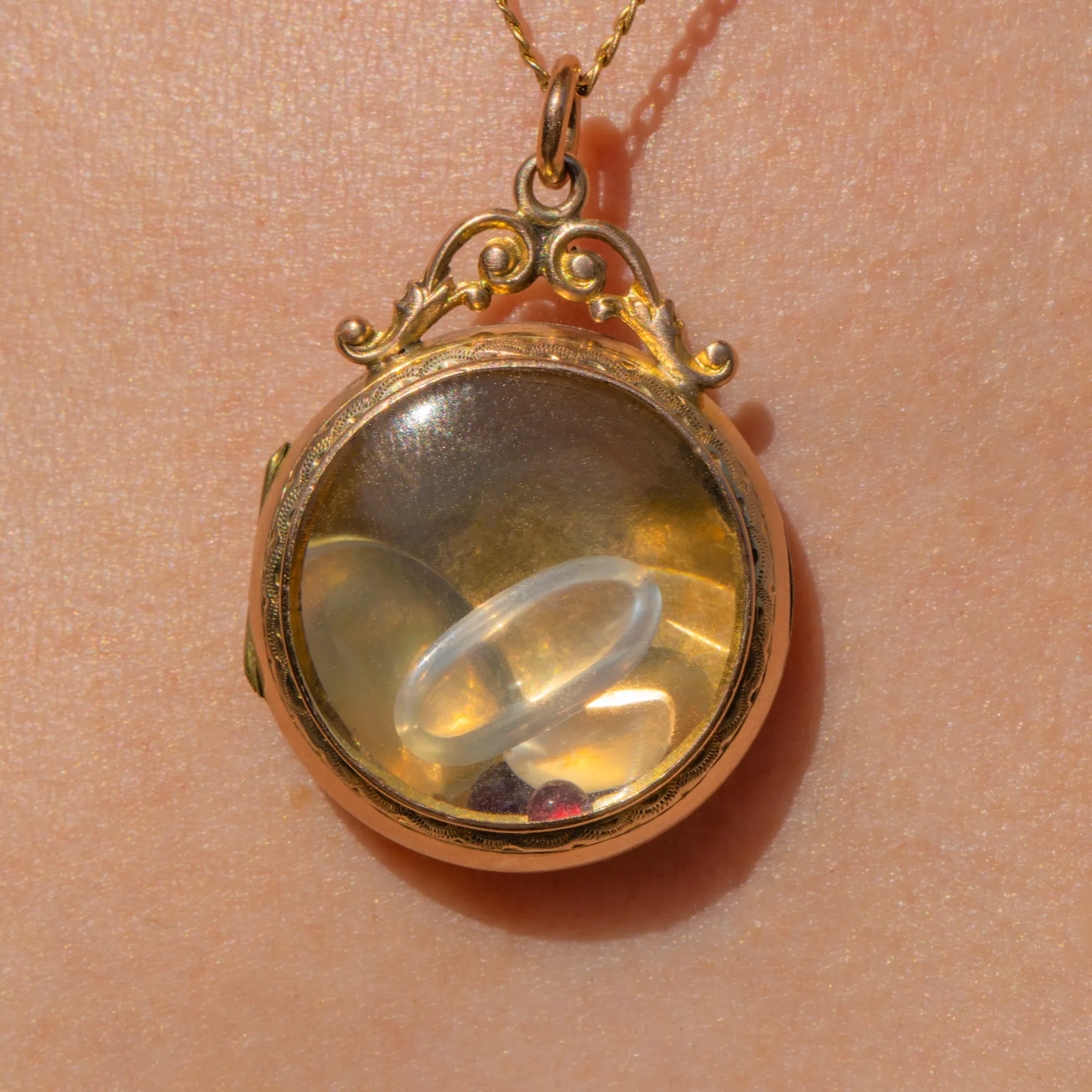 Antique 9ct Gold Shaker Locket, Loose Moonstones & Garnets