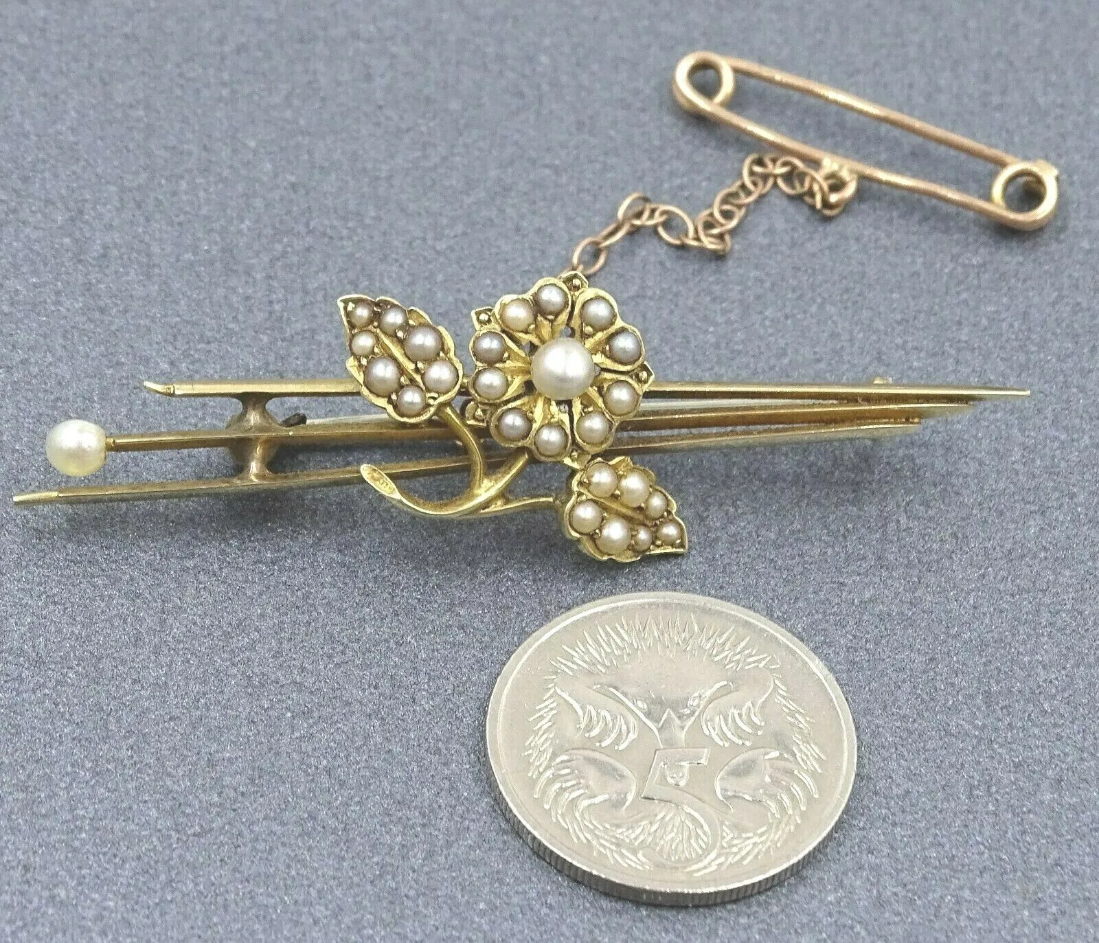 Antique c.1915 14ct Yellow Gold Flower Pearl Brooch with Safety Chain