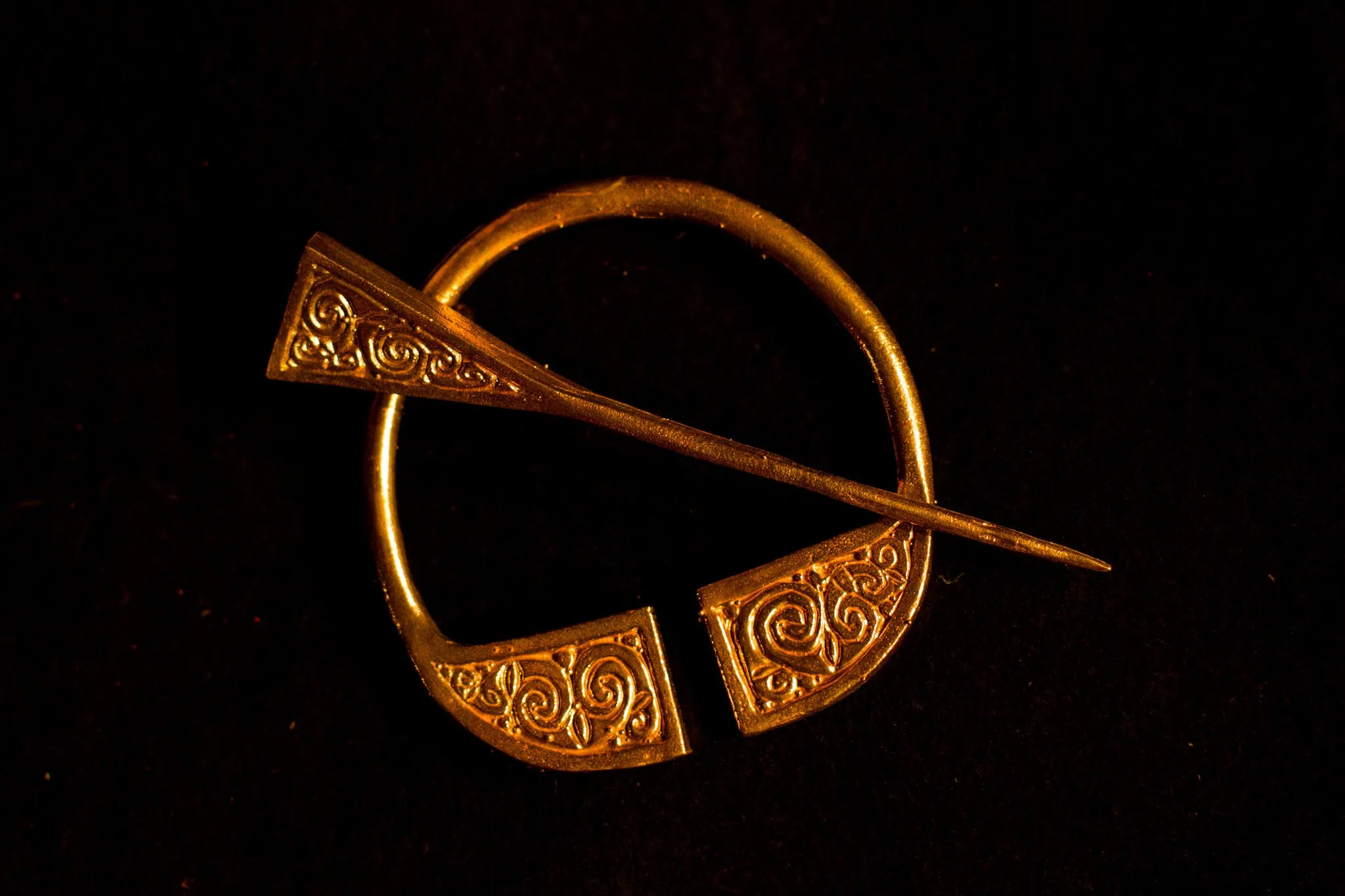 Celtic Spiral Penannular Brooch - R02