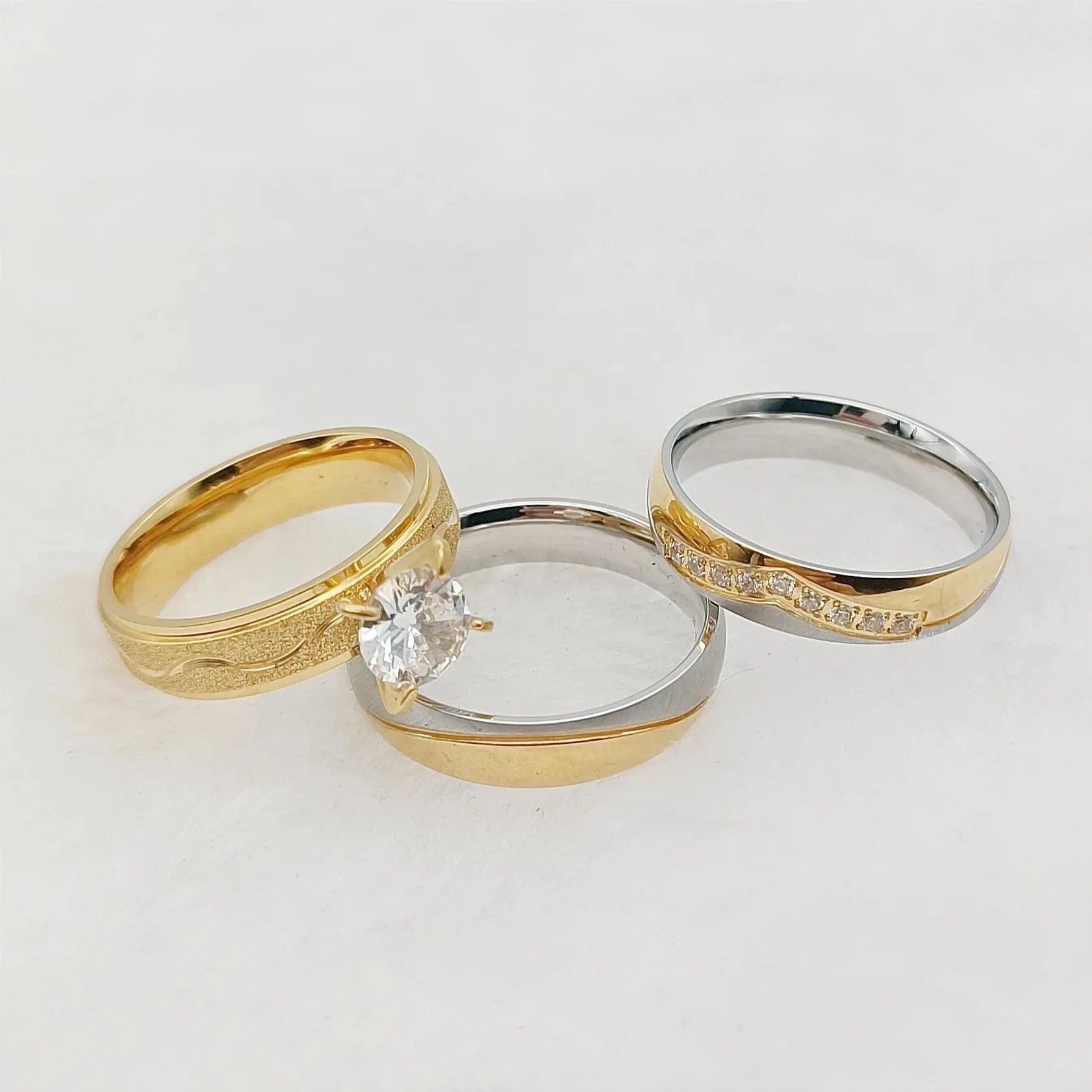 Exotic Golden Wedding & Engagement Rings Set for Couples