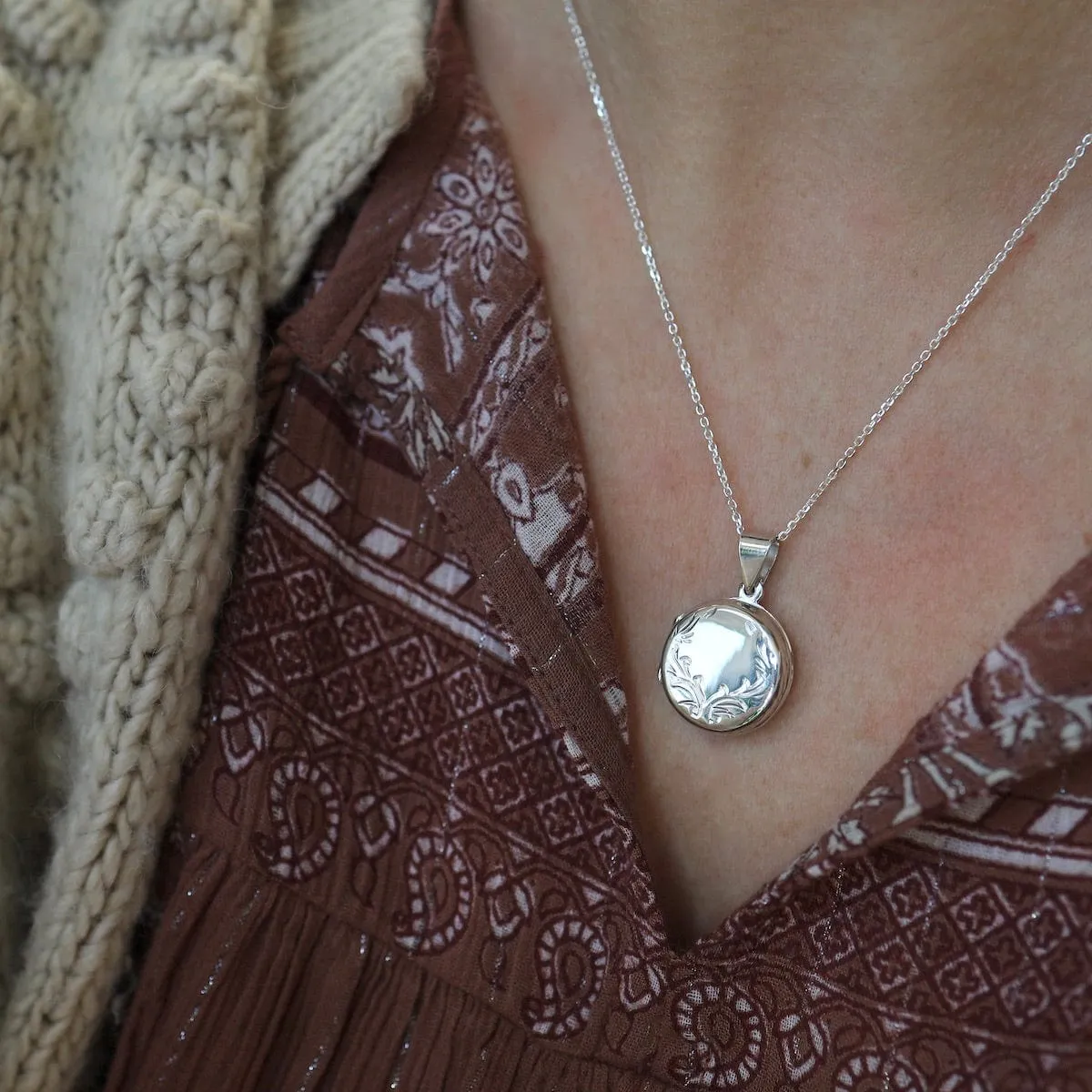 Round Locket Necklace with Vine Details