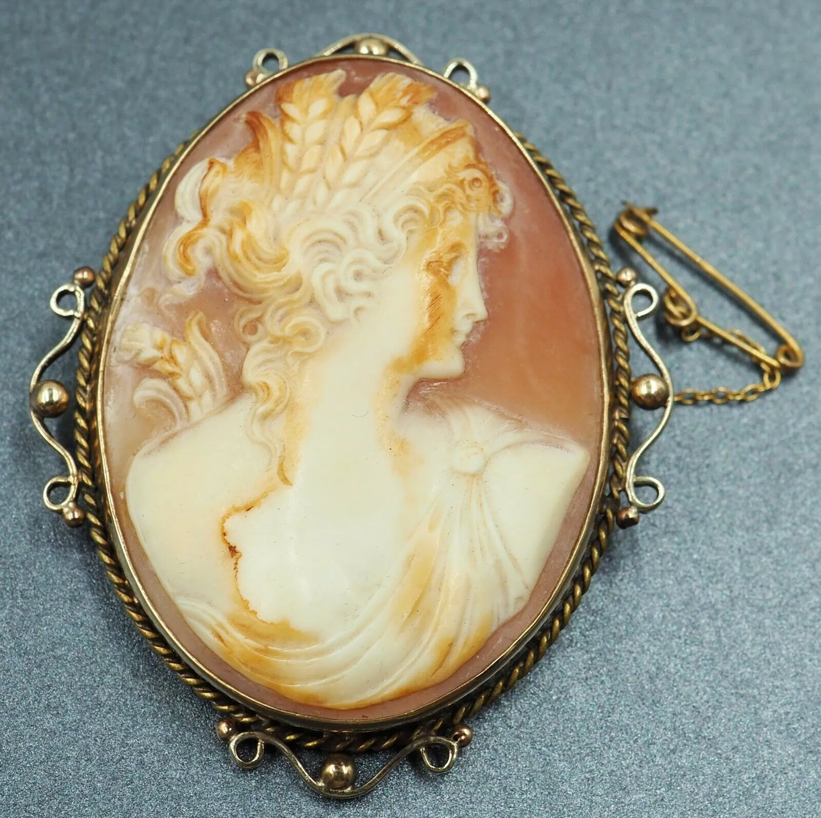 Shell Cameo 9ct Yellow Gold Ornate Brooch