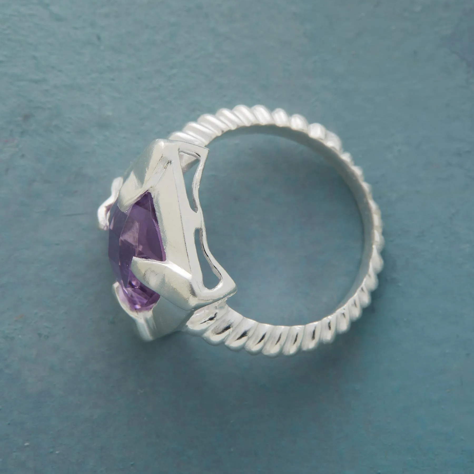 Violette Ring