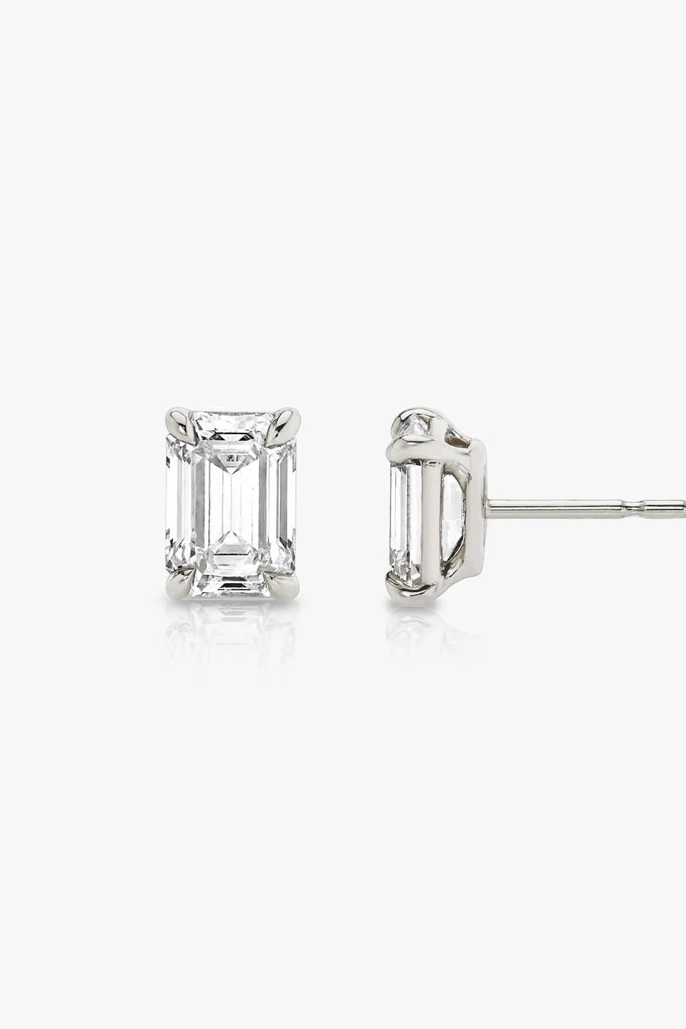 VRAI Solitaire Emerald Studs in White Gold