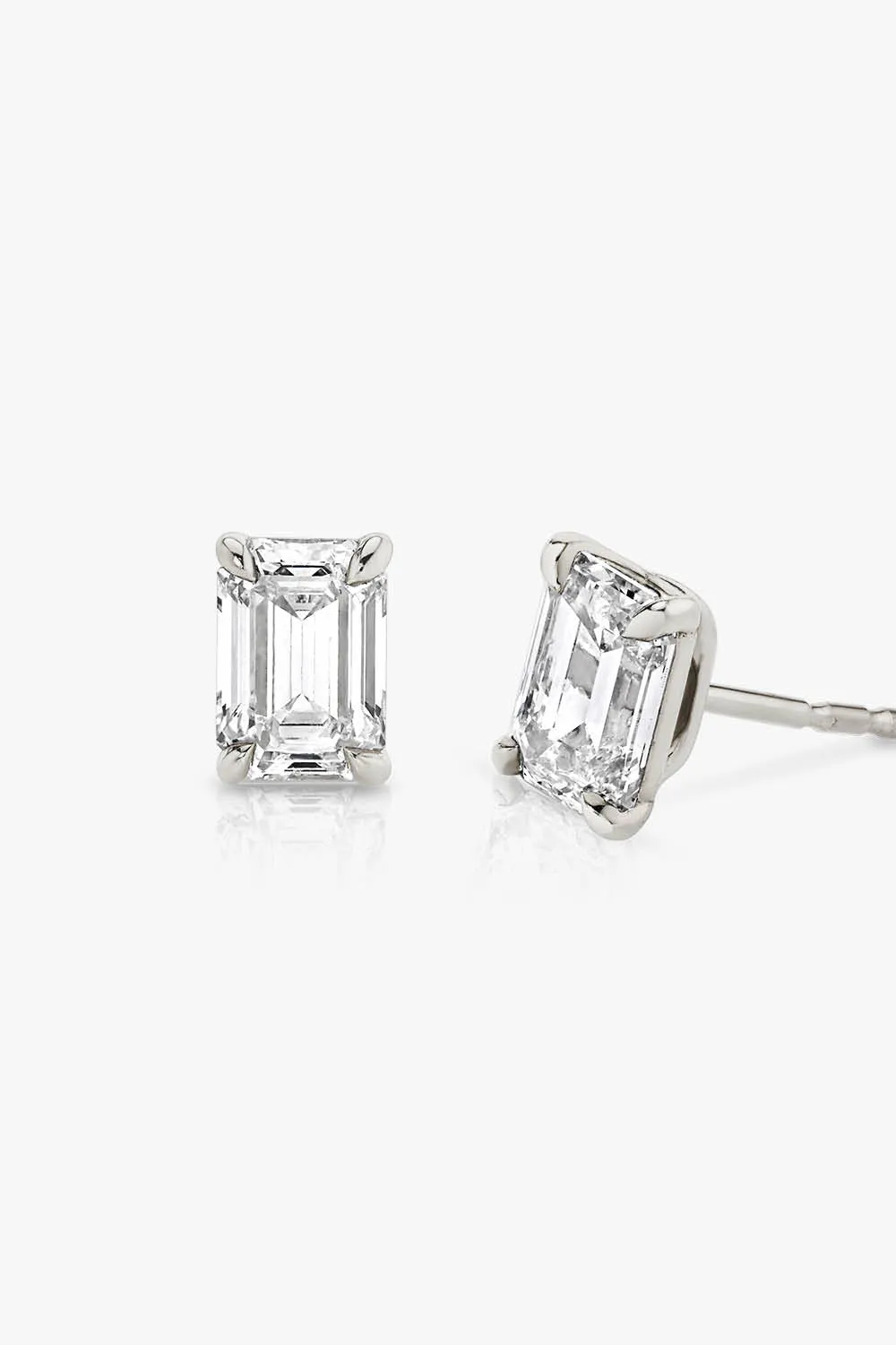 VRAI Solitaire Emerald Studs in White Gold